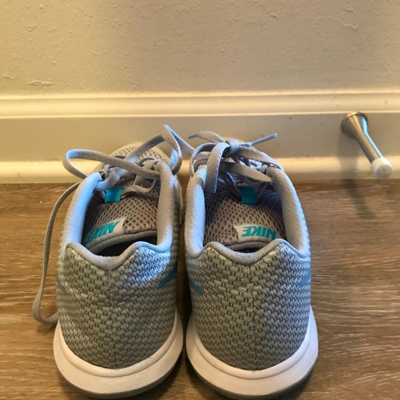 Nike women’s shoes size 5.5. Gray/ Carolina Blue - Picture 2 of 6